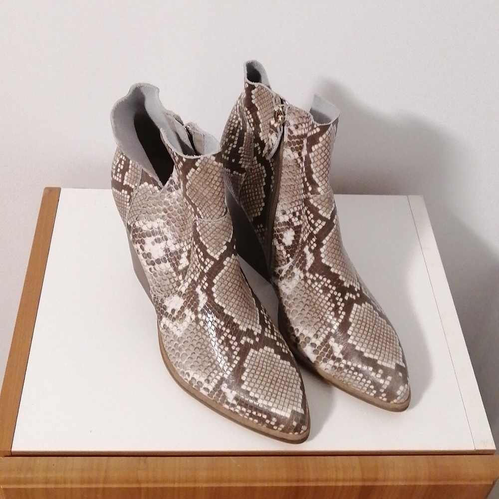 Anthropologie Kelsi Dagger Animal Print Ankle Boots